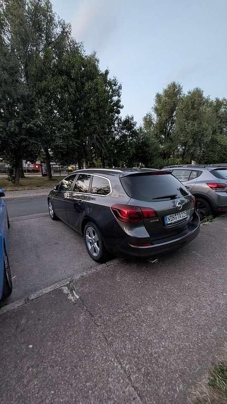 Gebraucht Opel Astra Sport 179 PS (131 kW) 2011 Grau Kombi