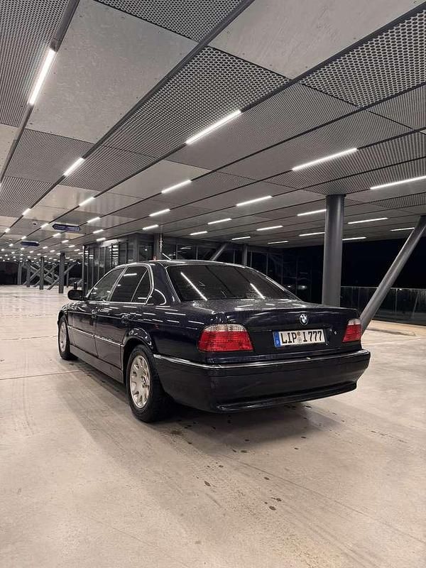 Gebraucht BMW 730 184 PS (135 kW) 2000 Limousine