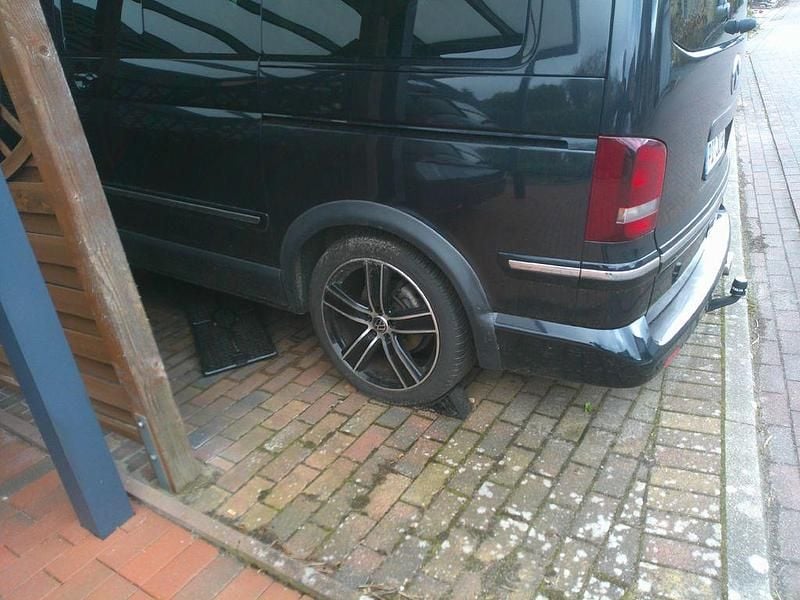 Gebraucht VW T5 Highline 174 PS (127 kW) 2008 Schwarz Van