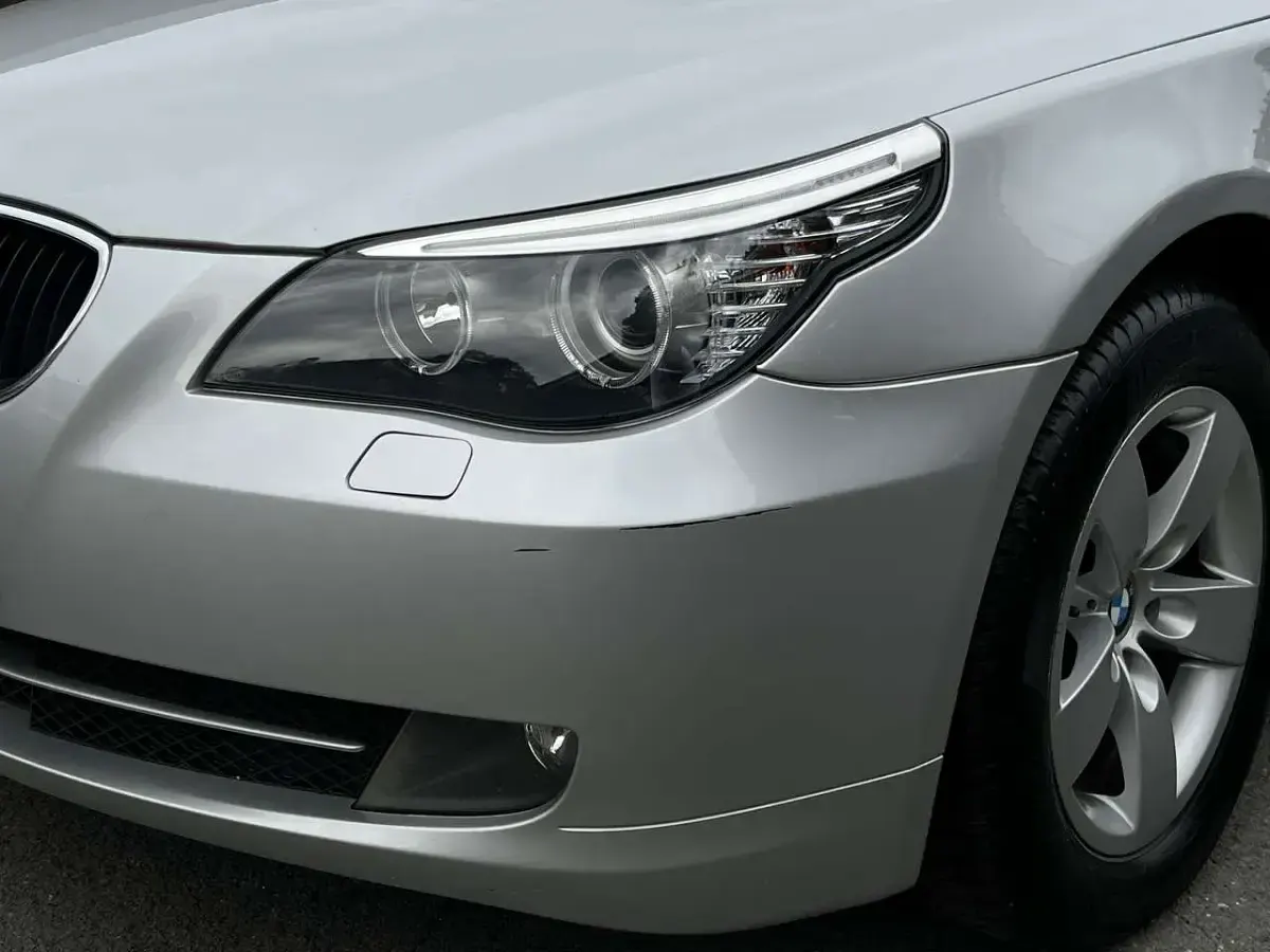 Gebraucht BMW 520 170 PS (125 kW) 2008 Titansilber metallic Limousine