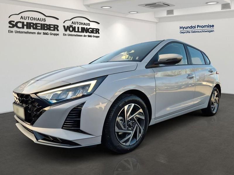 Neu Hyundai i20 Trend 101 PS (74 kW) 2025 Grau Limousine