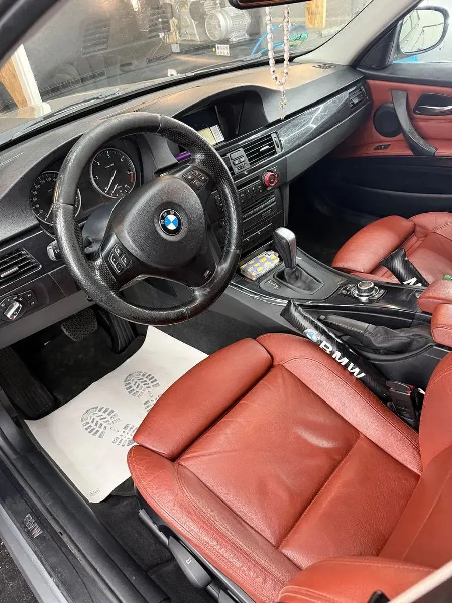 Gebraucht BMW 320 Lifestyle 184 PS (135 kW) 2011 Grau Limousine