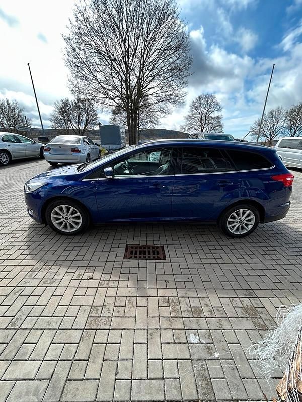 Gebraucht Ford Focus 125 PS (91 kW) 2017 Blau Kombi