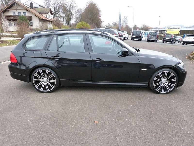 Gebraucht BMW 318 143 PS (105 kW) 2009 Schwarz Kombi