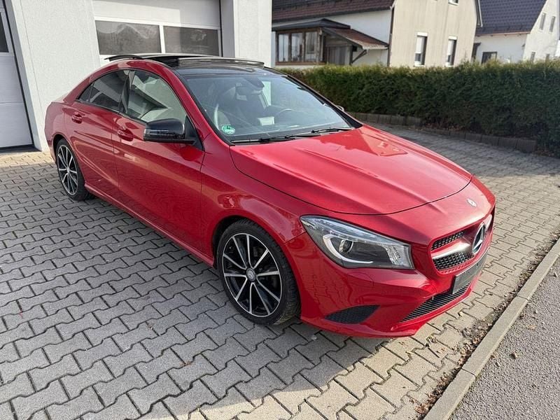 Rot Gebraucht 2014 Mercedes CLA220 Limousine | 16.990 € (Guter Preis) - Bild 1/4