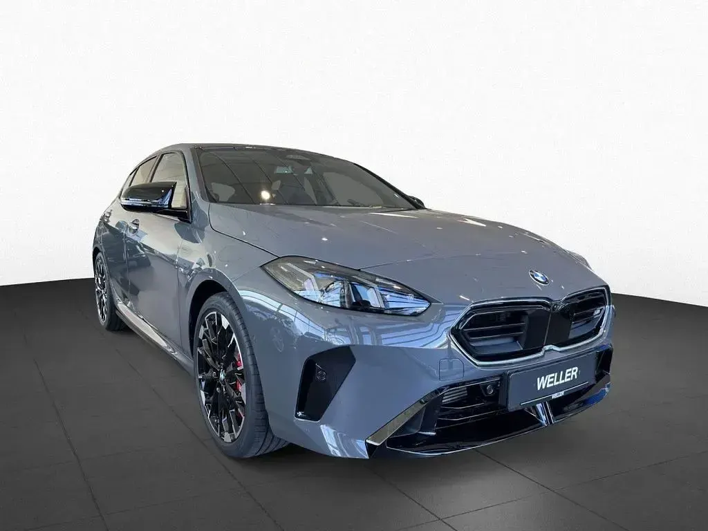 Neu BMW M135 Performance 300 PS (220 kW) 2026 Grau Kleinwagen