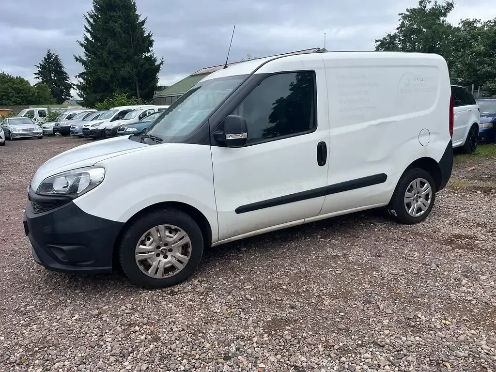 Gebraucht Fiat Doblò Trekking 95 PS (69 kW) 2016 Weiß Van / Kleinbus