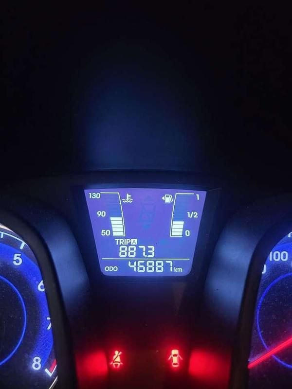 Weiß Gebraucht 2015 Hyundai ix20 Trend Kleinwagen | 8.300 € (Fairer Preis) - Bild 1/1