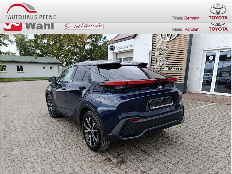 Neu Toyota C-HR 140 PS (102 kW) 2025 Blau SUV