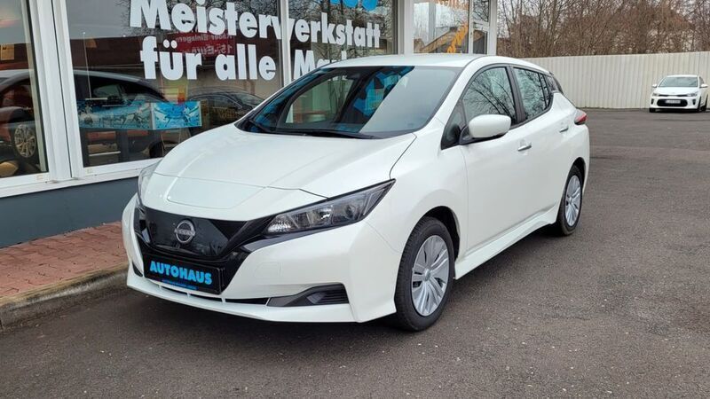 Weiß Gebraucht 2022 Nissan Leaf Kleinwagen | 17.800 € (Fairer Preis) - Bild 1/4
