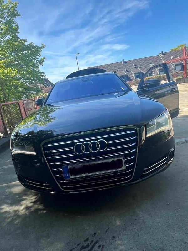 Schwarz Gebraucht 2012 Audi A8 Business Limousine | 18.000 € (Fairer Preis) - Bild 1/4