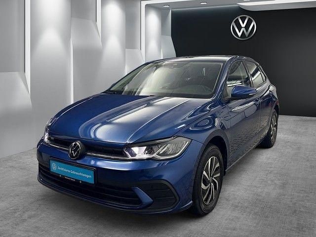 Reef blue metallic Gebraucht 2024 VW Polo Life Limousine | 17.490 € (Superpreis) - Bild 1/3