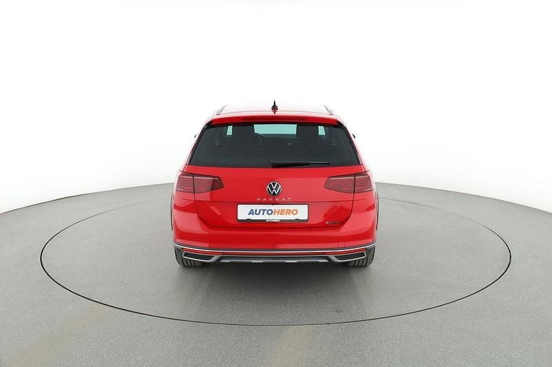 Gebraucht VW Passat Alltrack 200 PS (147 kW) 2023 Rot Kombi