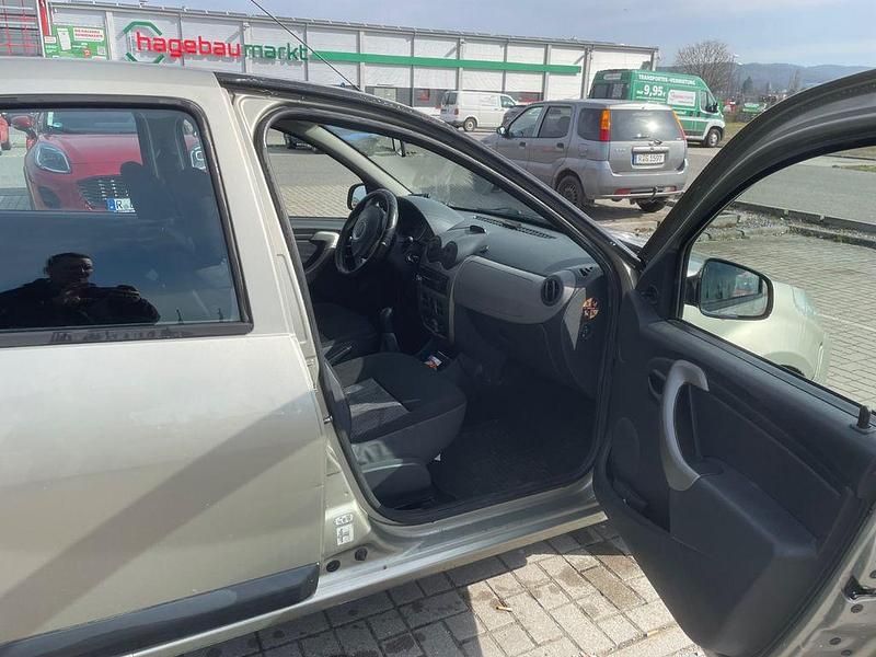 Gebraucht Dacia Sandero 75 PS (55 kW) 2010 Grau Limousine