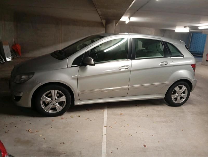 Silber Gebraucht 2008 Mercedes B200 Van / Kleinbus | 3.000 € (Superpreis) - Bild 1/4