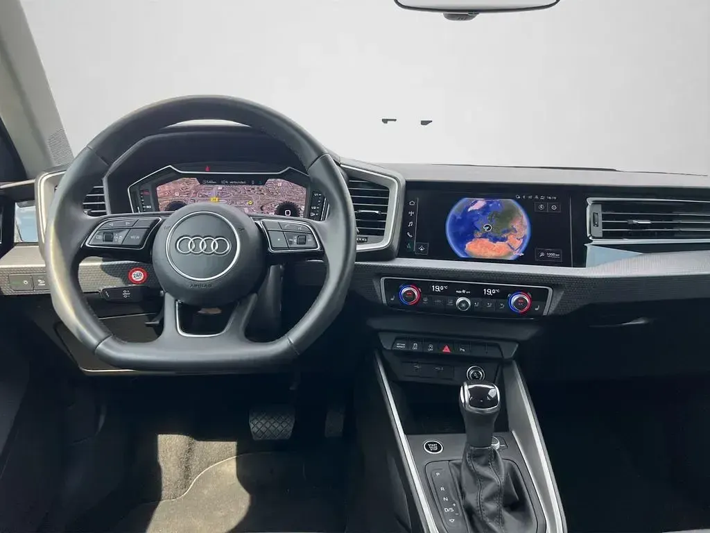 Gebraucht Audi A1 Sportback Ambiente 116 PS (85 kW) 2025 Mythosschwarz metallic (metallic) Kleinwagen