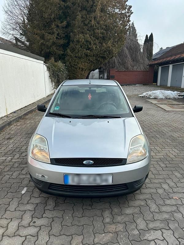 Gebraucht Ford Fiesta 2004 Silber Kleinwagen