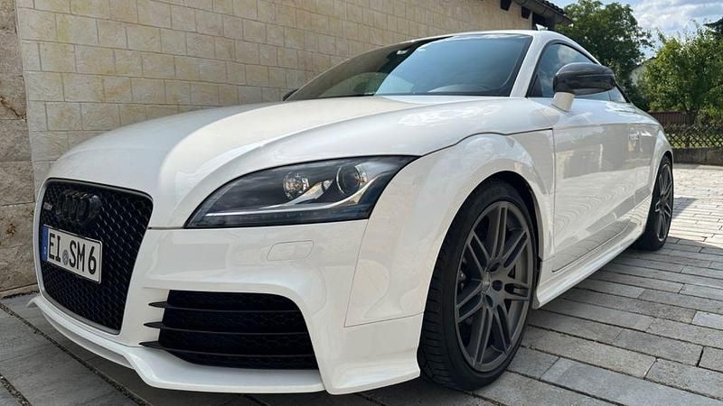 Weiß Gebraucht 2011 Audi TT RS Exclusive Coupé | 36.250 € (Etwas zu teuer) - Bild 1/4
