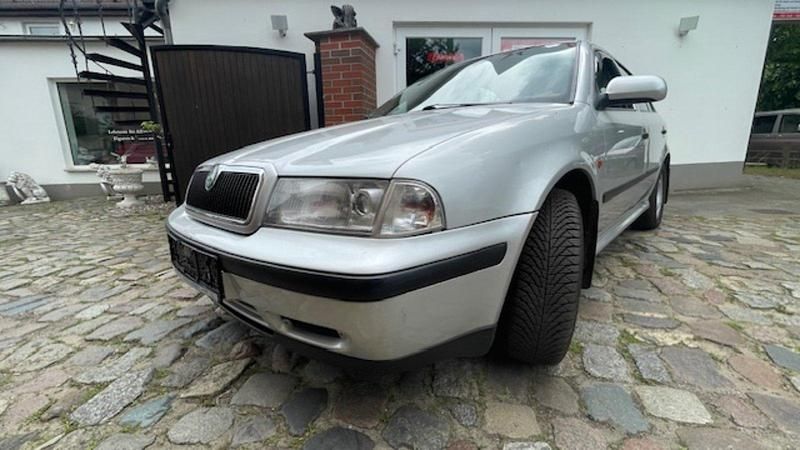 Gebraucht Skoda Octavia 101 PS (74 kW) 1998 Silber Limousine