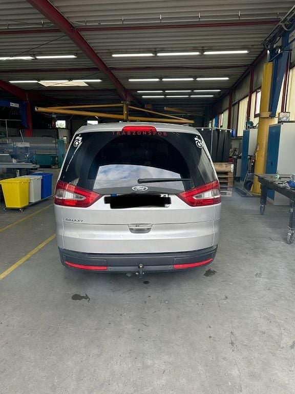 Gebraucht Ford Galaxy Titanium 200 PS (147 kW) 2013 Silber Van / Kleinbus
