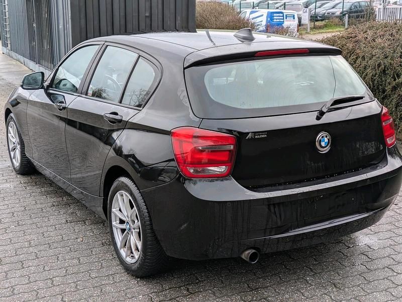 Gebraucht BMW 114 102 PS (75 kW) 2015 Schwarz Kleinwagen