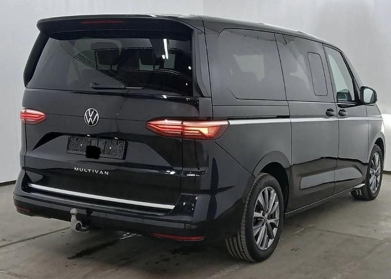 Gebraucht VW Multivan 150 PS (110 kW) 2025 Deep black perleffekt Van