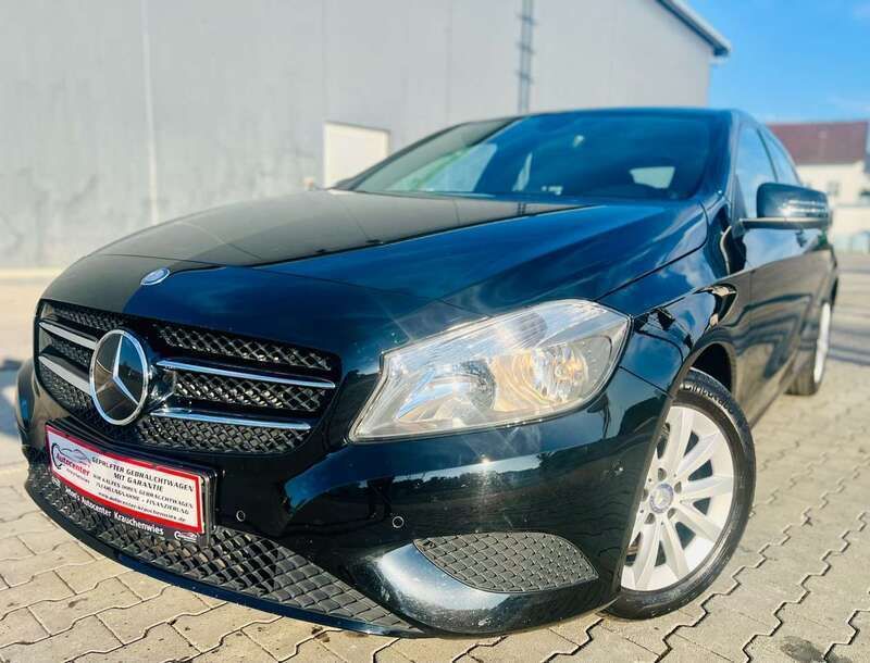 Schwarz Gebraucht 2012 Mercedes A180 Kleinwagen | 11.990 € (Fairer Preis) - Bild 1/4