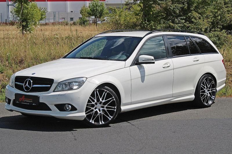 Weiß Gebraucht 2010 Mercedes C250 AMG Kombi | 6.900 € (Guter Preis) - Bild 1/4