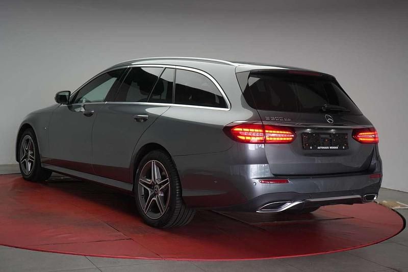 Gebraucht Mercedes E300 AMG 194 PS (142 kW) 2020 Selenitgrey Kombi