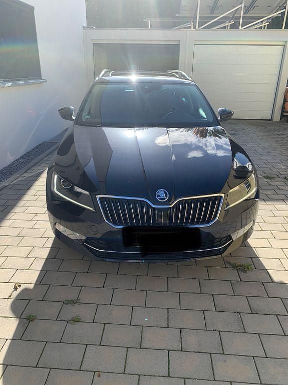 Gebraucht Skoda Superb Style 190 PS (139 kW) 2015 Schwarz Kombi