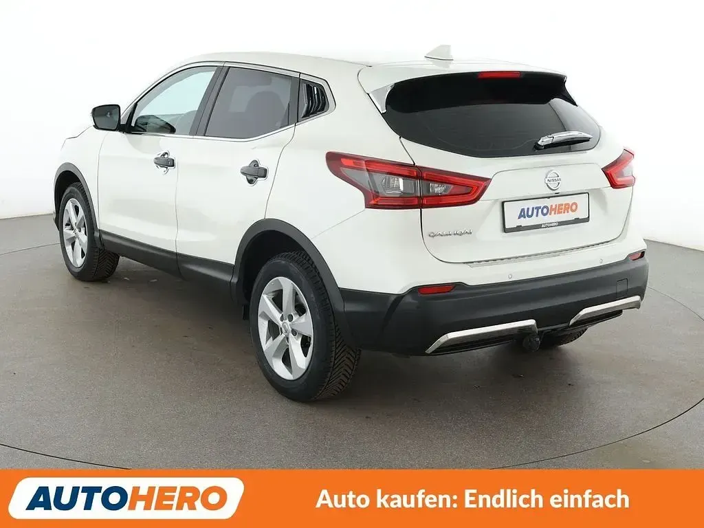 Gebraucht Nissan Qashqai Acenta 116 PS (85 kW) 2019 Weiß SUV