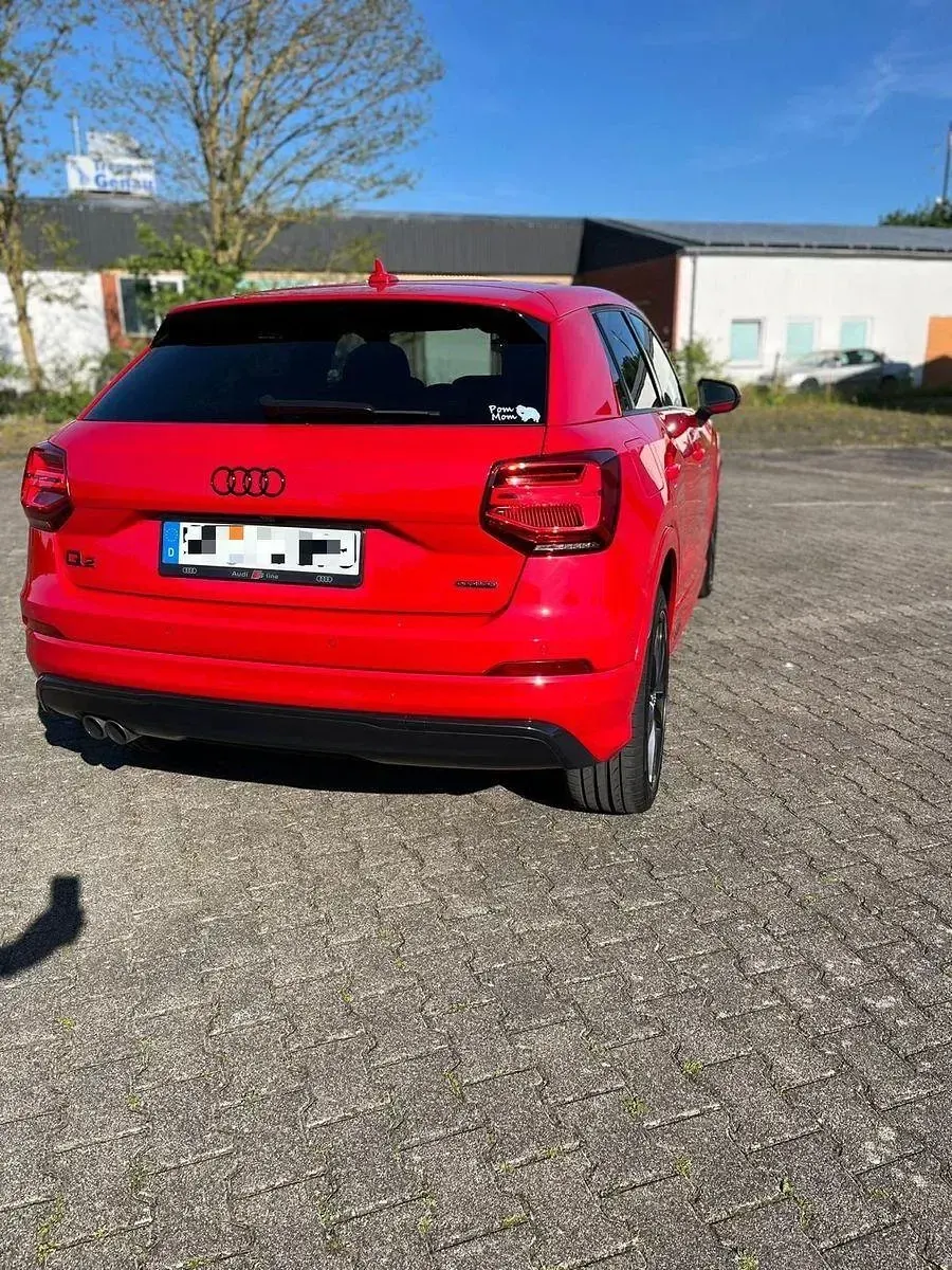Gebraucht Audi Q2 Ambiente 190 PS (139 kW) 2018 Rot SUV