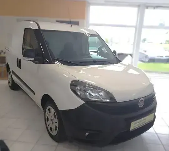 Gebraucht Fiat Doblò 105 PS (77 kW) 2021 Weiß Van / Kleinbus