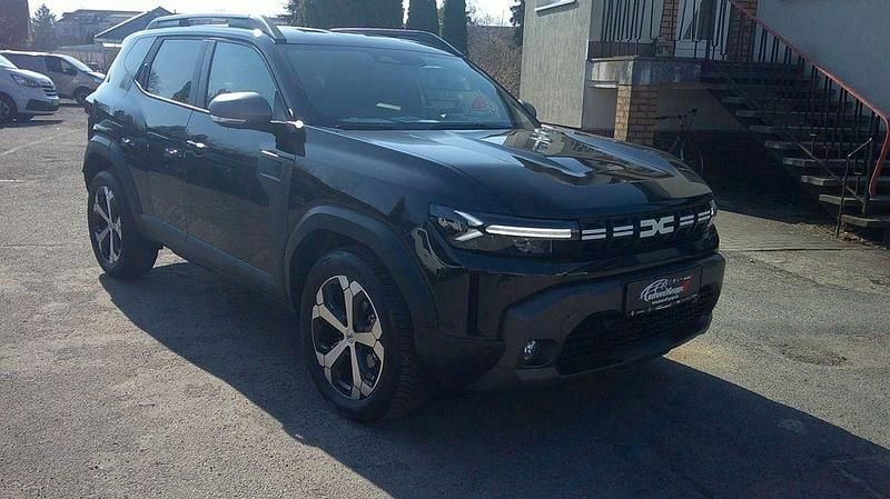 Second-hand Dacia Duster 101 CP (74 kW) 2024 Negru SUV