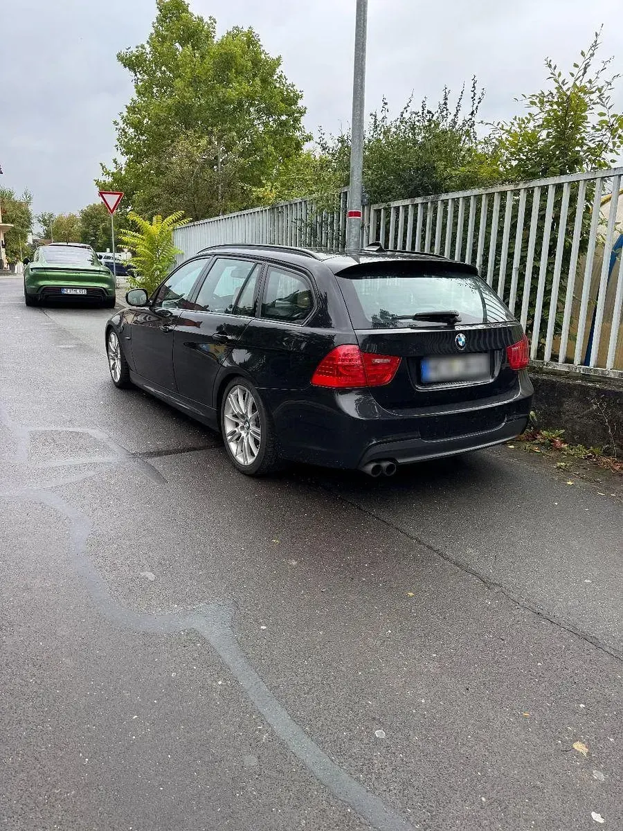Gebraucht BMW 325 Performance 204 PS (150 kW) 2011 Schwarz Kombi