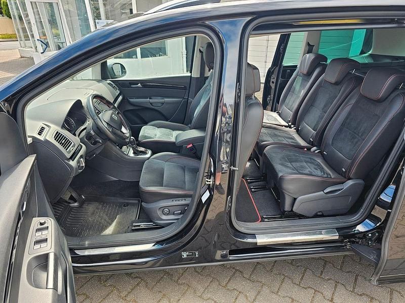 Schwarz Gebraucht 2016 Seat Alhambra FR-Line Van / Kleinbus | 13.930 € (Guter Preis) - Bild 1/4