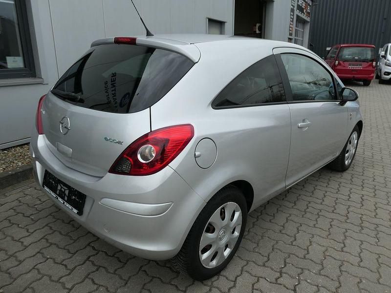 Gebraucht Opel Corsa Edition 69 PS (50 kW) 2010 Silber Kleinwagen