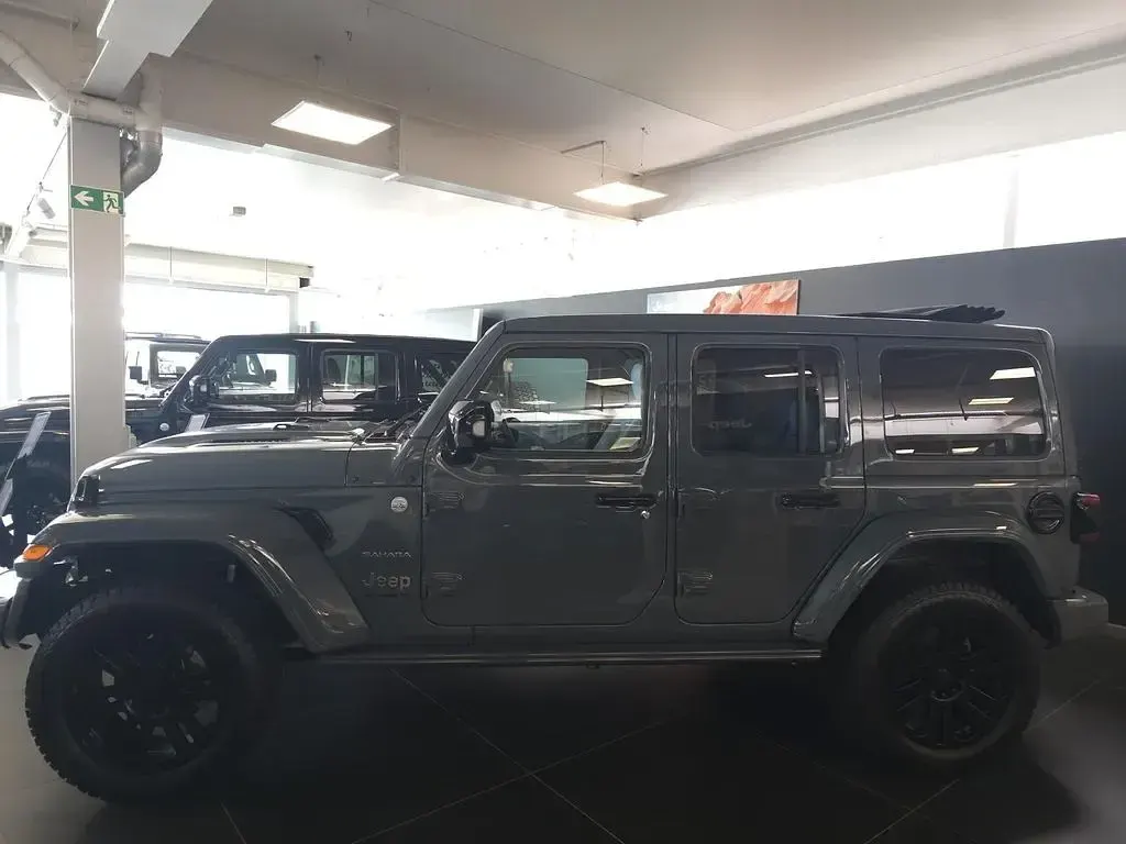 Neu Jeep Wrangler 272 PS (200 kW) 2025 Grau SUV
