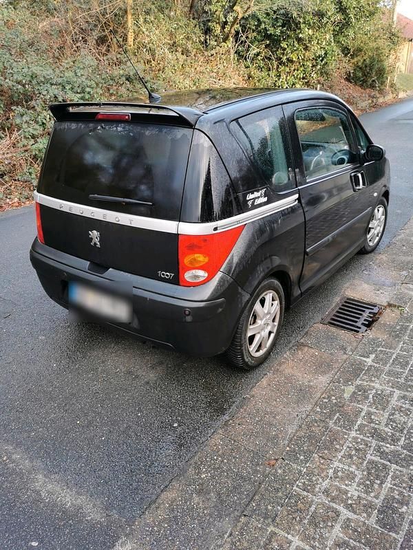 Gebraucht Peugeot 1007 88 PS (64 kW) 2006 Schwarz Van / Kleinbus