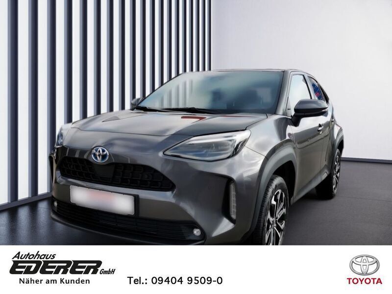 Grau Gebraucht 2024 Toyota Yaris Cross Team SUV | 27.450 € (Fairer Preis) - Bild 1/4