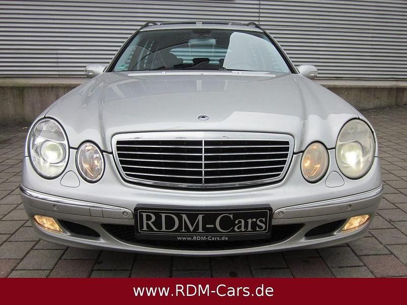 Gebraucht Mercedes E220 Avantgarde 150 PS (110 kW) 2004 Silber Limousine
