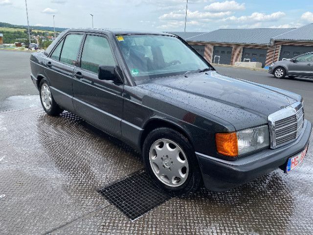 Schwarz Gebraucht 1991 Mercedes 190 Limousine | 6.200 € - Bild 1/3