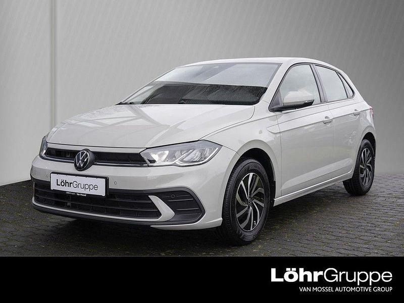 Gebraucht VW Polo Life 95 PS (69 kW) 2023 Ascotgrau Kleinwagen