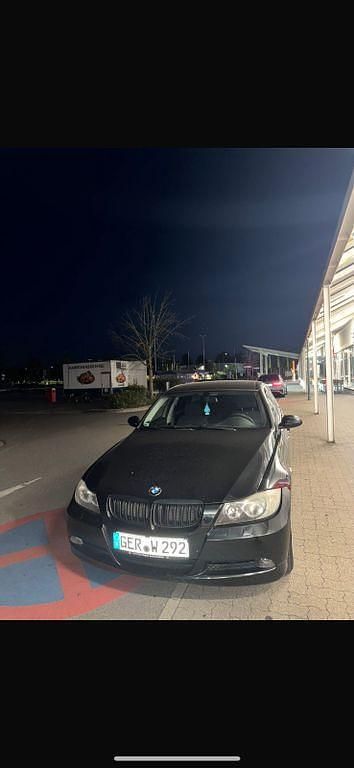 Schwarz Gebraucht 2006 BMW 325 Limousine | 5.200 € (Guter Preis) - Bild 1/4