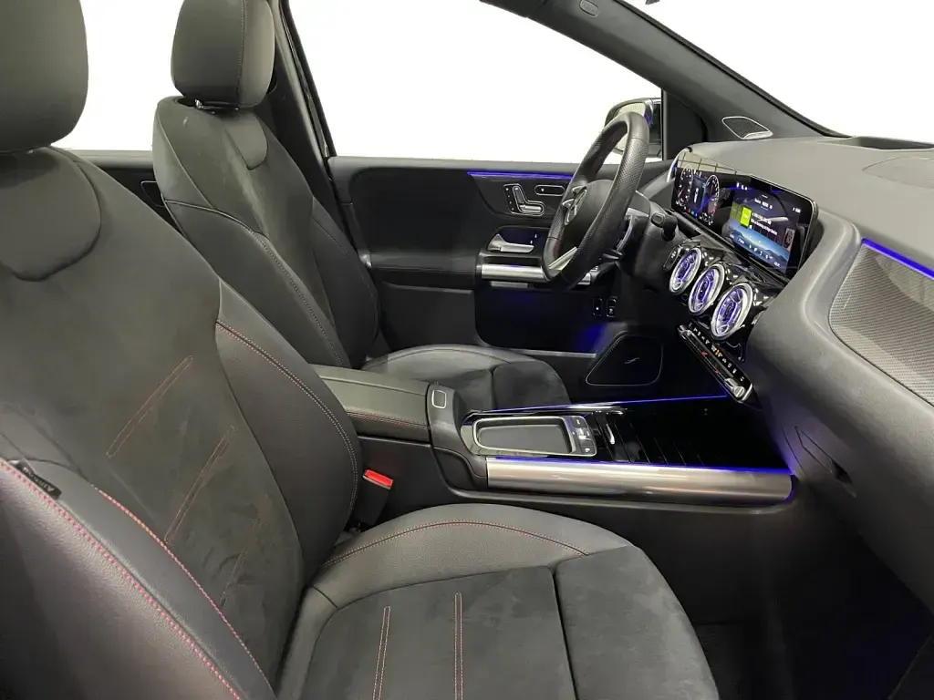 Gebraucht Mercedes B250e AMG 218 PS (160 kW) 2024 Unilack nachtschwarz Kleinwagen