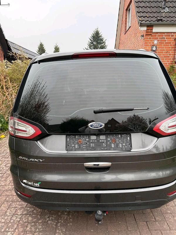 Gebraucht Ford Galaxy 150 PS (110 kW) 2019 Silber Van / Kleinbus
