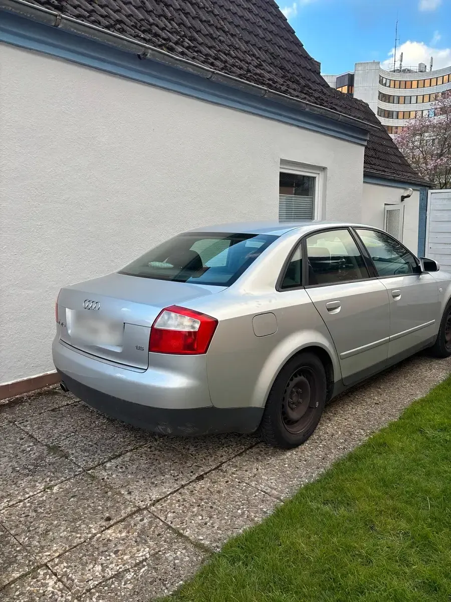 Gebraucht Audi A4 101 PS (74 kW) 2003 Silber Limousine