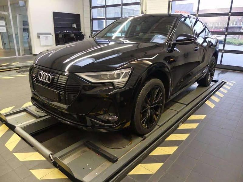 Mythosschwarz metallic Gebraucht 2021 Audi e-tron Sportback S-Line SUV | 39.755 € (Guter Preis) - Bild 1/2