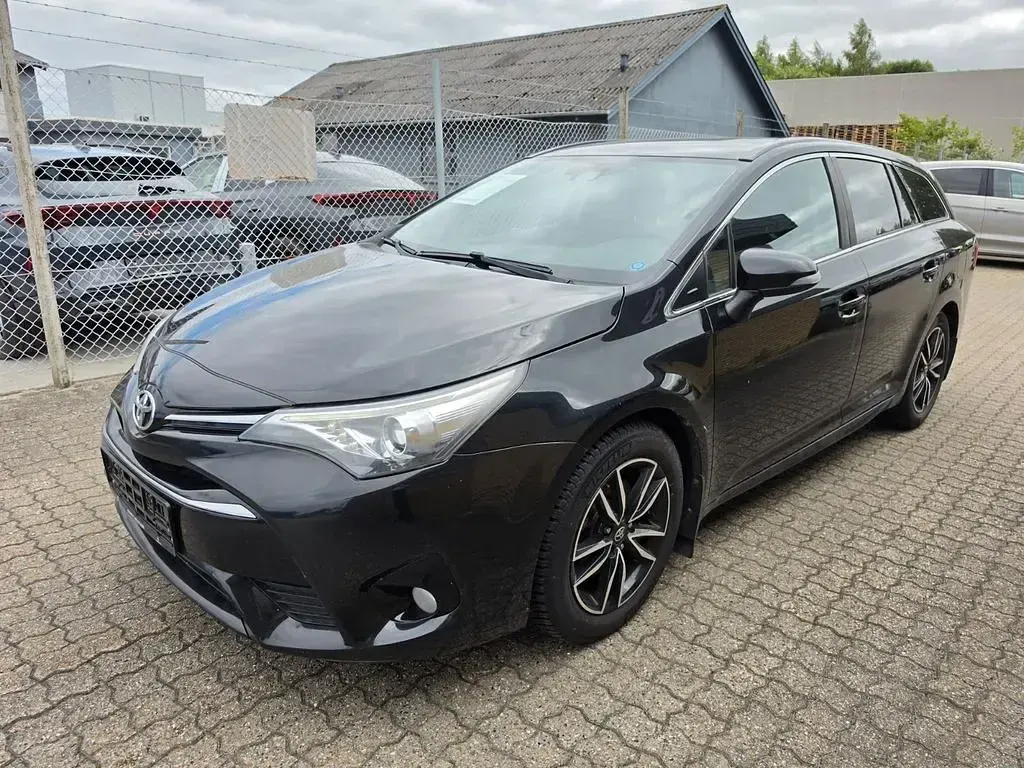Gebraucht Toyota Avensis 143 PS (105 kW) 2015 Schwarz Kombi