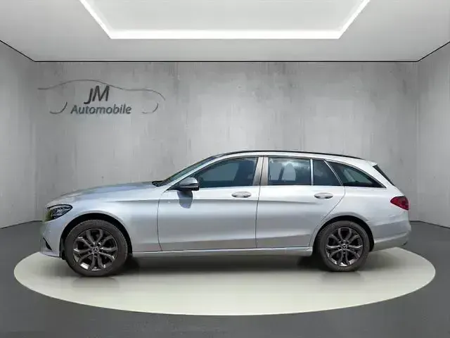 Gebraucht Mercedes C220 194 PS (142 kW) 2020 Silber Limousine